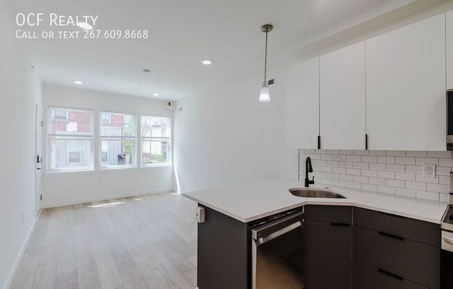 1003 W DAKOTA ST