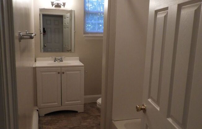 Studio, 1 bath, 410 sqft, $1,050, Unit F110