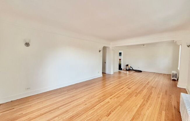 2801 W Lunt LLC