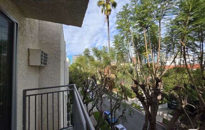 2 beds, 1 bath, 980 sqft, $3,700, Unit 539