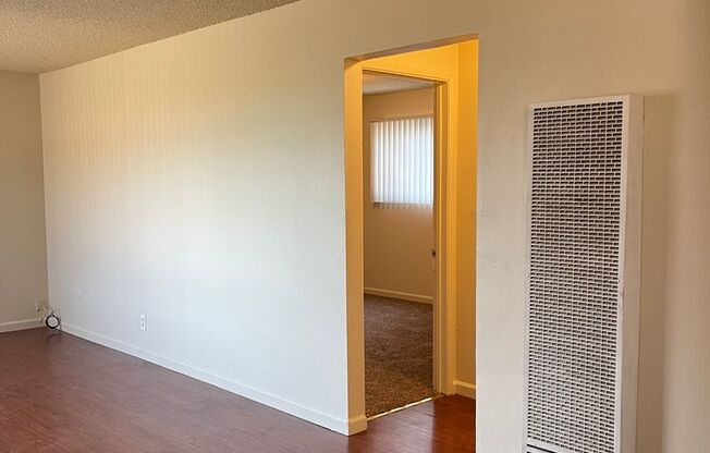 2 BED 1 BATH UPSTAIRS UNIT *PET FRIENDLY