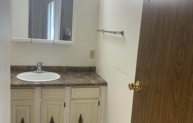 3 beds, 3 baths, 1,022 sqft, $1,125, Unit 1502-25