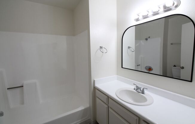 2 beds, 1 bath, 850 sqft, $2,375, Unit 7543-206