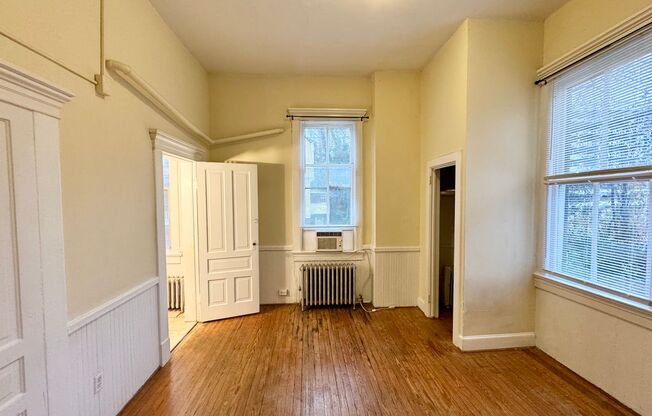 Studio, 1 bath, $1,050, Unit #4