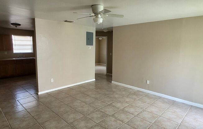 2 beds, 1 bath, 900 sqft, $1,725