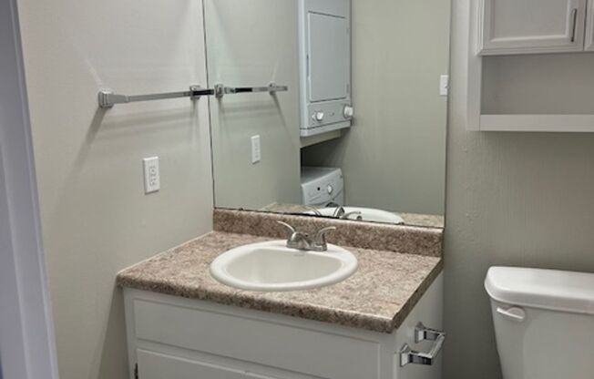 1 bed, 1 bath, 735 sqft, $735