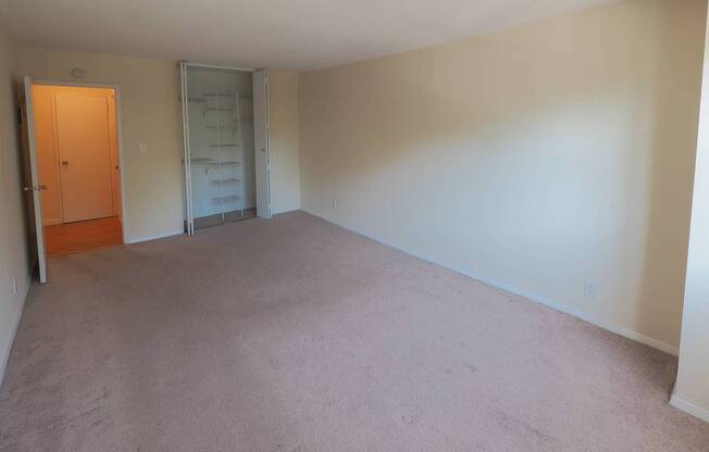 1 bed, 1 bath, 800 sqft, $1,835, Unit 9H