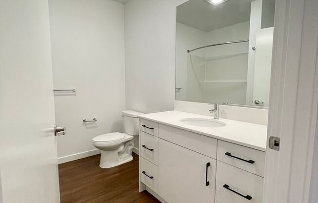 1 bed, 1 bath, 674 sqft, $2,425, Unit 203