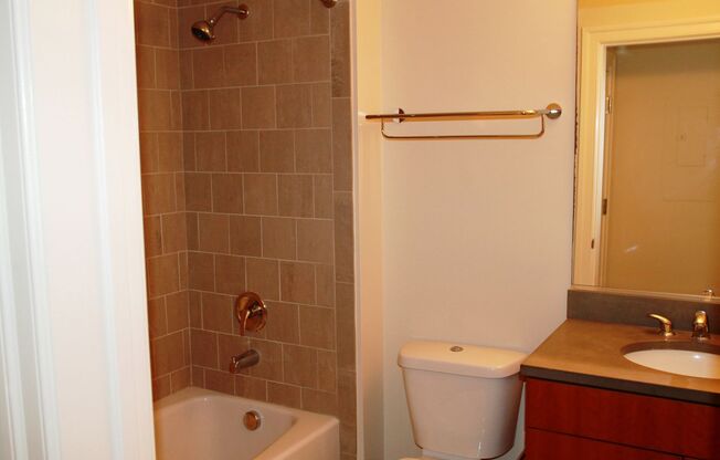 2 beds, 2 baths, 850 sqft, $3,700, Unit 301