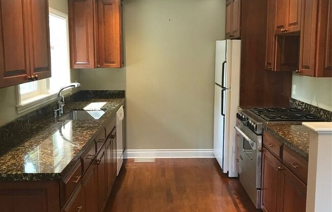 2bd/1ba Brier Home