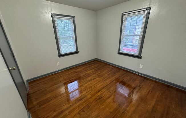 3 beds, 1 bath, $1,025