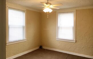 2 beds, 1 bath, $1,230, Unit 609 Delaware Ave.