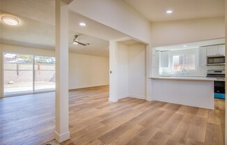 822 N MODENA ST