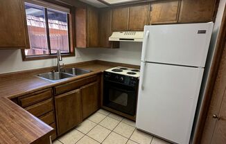 2 beds, 1 bath, 1,000 sqft, $1,100, Unit 4