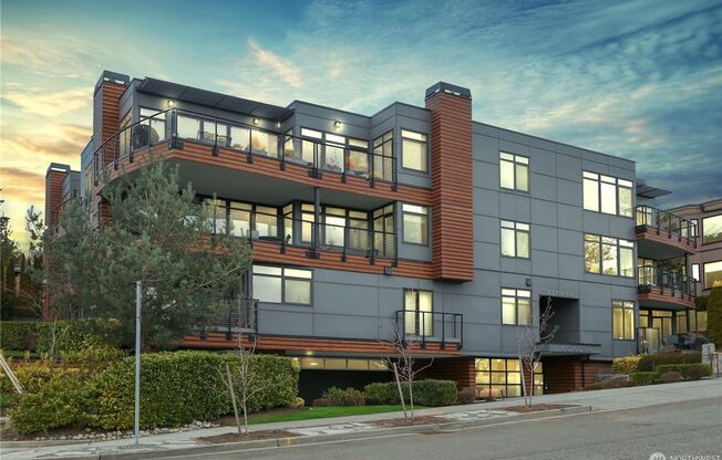 2Bd/2Ba Kirkland Condo
