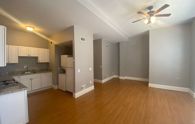 2 beds, 1 bath, 900 sqft, $1,600, Unit #1C - 1403 N. Saint Clair St.