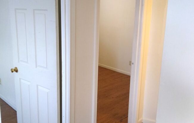 2 beds, 1 bath, 675 sqft, $650, Unit 440 Arter-Unit 13
