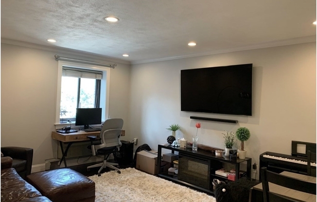 1 bed, 1 bath, 700 sqft, $3,300, Unit 308