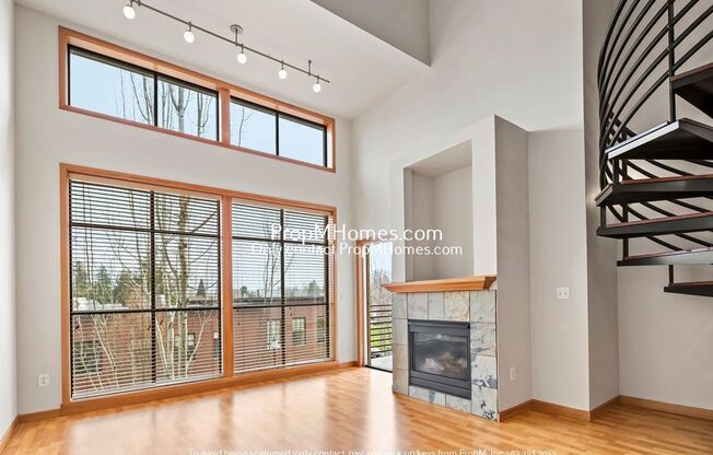 Historic Downtown Gresham Gem: Modern 2-Bedroom with Sophisticated Style and Urban Convenience!