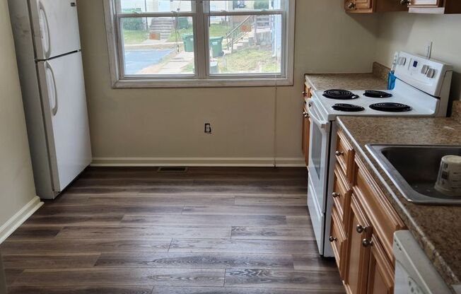3 Bedroom, 1.5 Bathroom End of Group Townhome In Edgewood