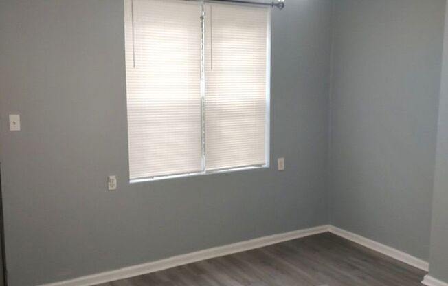 Stunning 2-Bedroom Townhouse in Point Breeze! Available NOW!