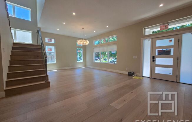Brand New Build 5/5 Home & 2/2 Cottage - Can Be Rented As One! This Is One Of A Kind - Downtown Mt View
