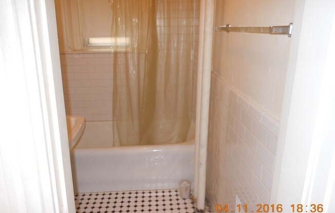 1 bed, 1 bath, $1,575, Unit 11