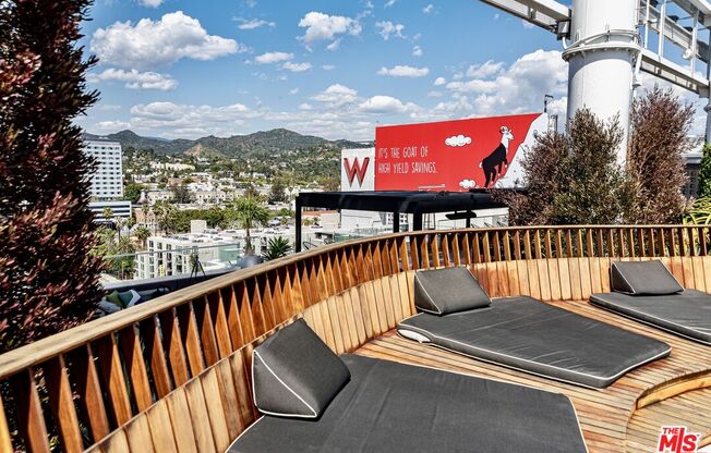 2 beds, 3 baths, 1,600 sqft, $6,800, Unit 9I