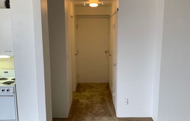 Studio, 1 bath, 435 sqft, $615, Unit 512