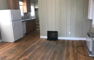 1 bed, 1 bath, 450 sqft, $950, Unit Unit 2