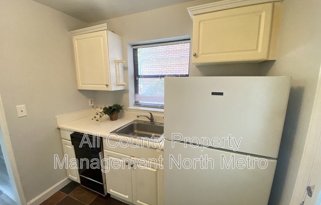 702 ARGONNE AVE NE