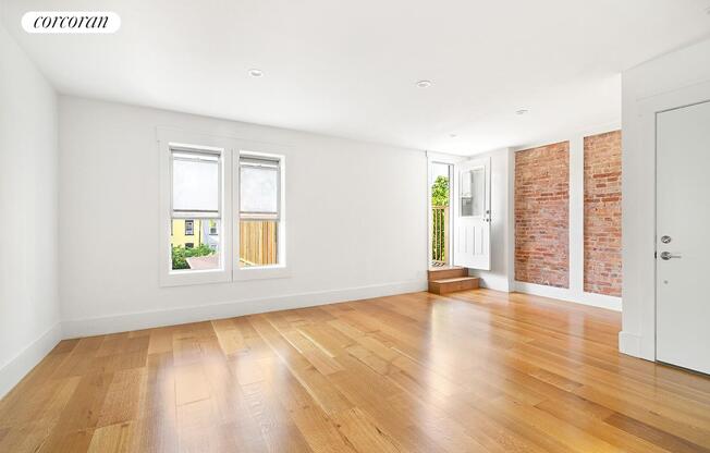 896 PARK PL