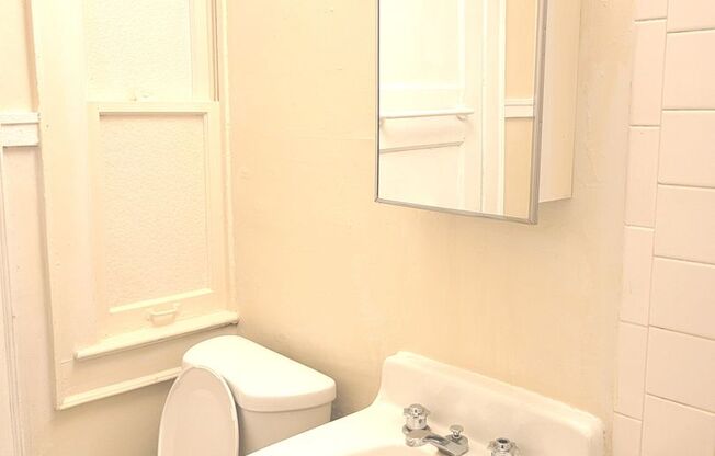 Studio, 1 bath, $775, Unit 305
