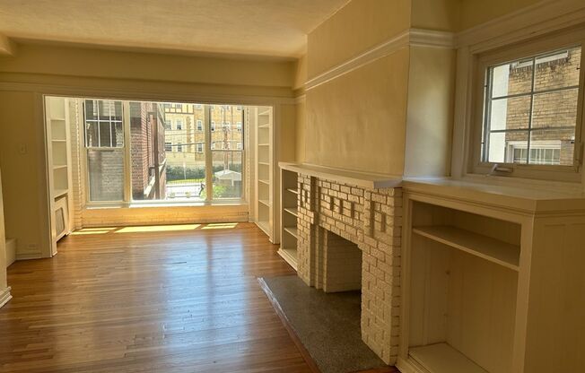 2 beds, 1 bath, 1,247 sqft, $2,000, Unit Old King Edward 18