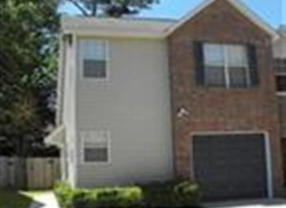 Beautiful 2/2 townhome with lawncare included!