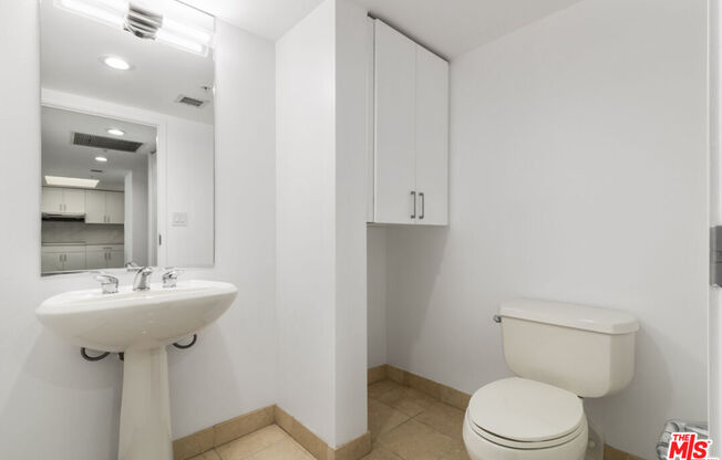 2 beds, 3 baths, 1,434 sqft, $8,000, Unit 1631