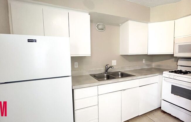 7447-7453.5 Herschel Avenue