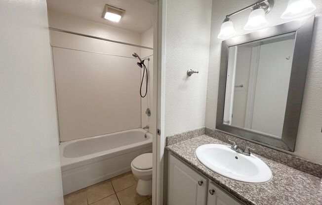 1 bed, 1 bath, $1,695, Unit 10