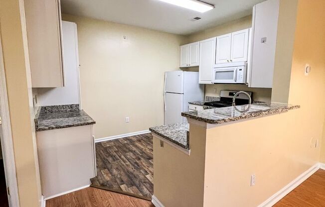 3 beds, 2 baths, $2,600, Unit 1