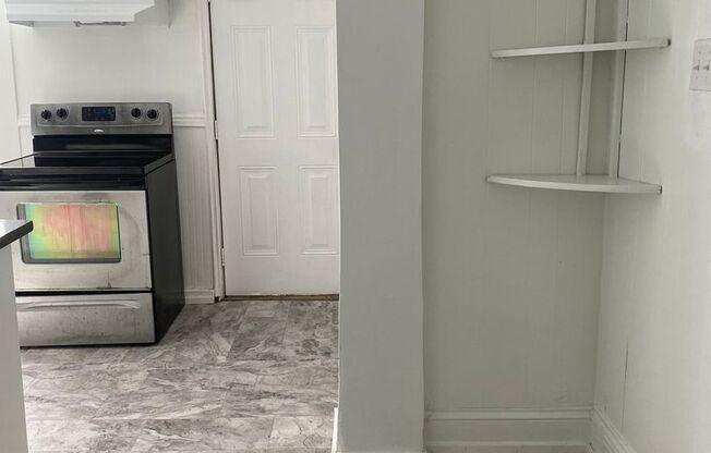 2 Bedroom Duplex off of Rivermont Ave.