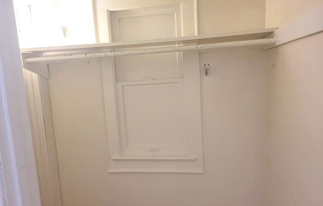 Studio, 1 bath, $800, Unit 106