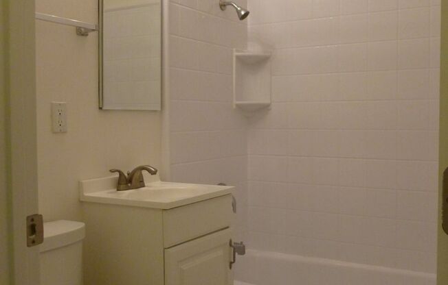 1 bed, 1 bath, 600 sqft, $2,050, Unit Unit 19