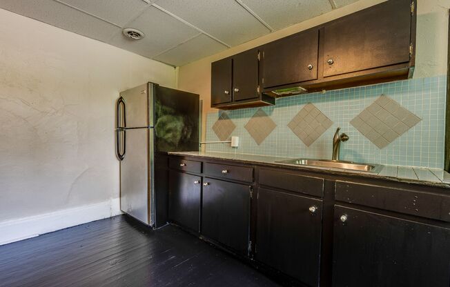 2 beds, 1 bath, $1,150, Unit Apt 3