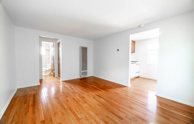 247 S 18 AVE