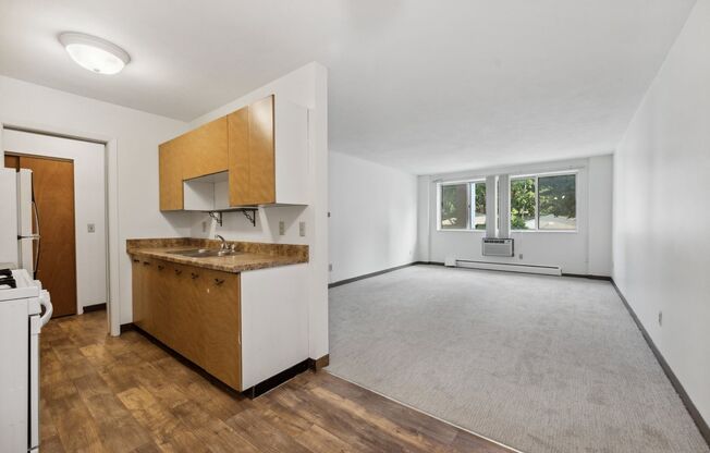 2 beds, 1 bath, 900 sqft, $1,350, Unit 104