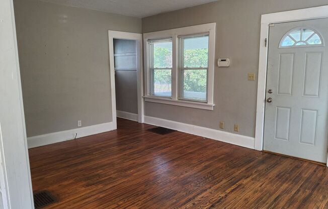 2 beds, 1 bath, $1,150