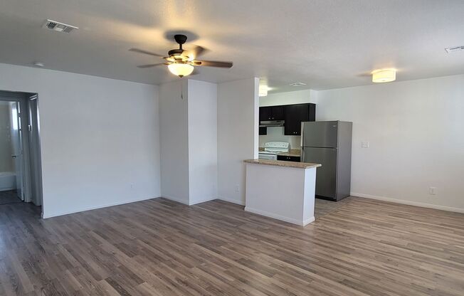 1 bed, 1 bath, 680 sqft, $995, Unit B24