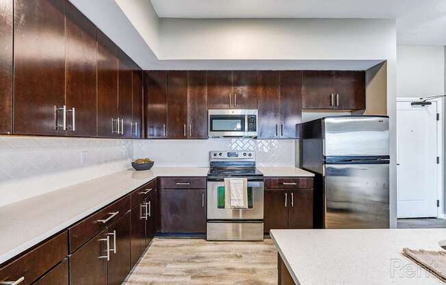 Zona Rosa Apartments in Northland, Kansas City, MO