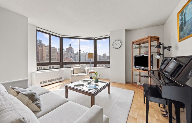 1 bed, 1 bath, 742 sqft, $5,995, Unit 10Z