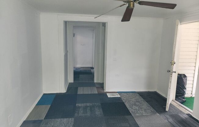 2 beds, 1 bath, 750 sqft, $975, Unit Back